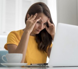 Stress and eye health: Why do eyes twitch?