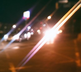 ¿Te molestan las luces al manejar? Atención a esto
