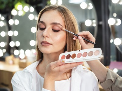 Errores comunes al maquillarse los ojos 