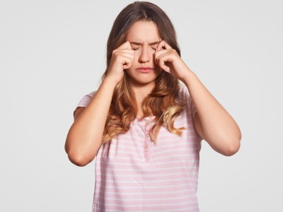 What to avoid if you have sensitive eyes this season