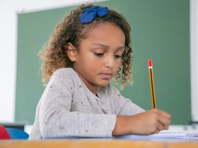 Tu hijo no siempre te dirá que ve borroso: estas son las señales que debes observar