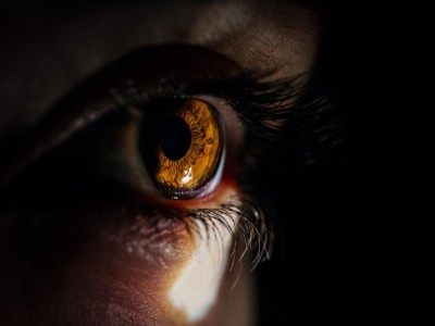 Una sombra en tu visión: ¿qué puede significar?
