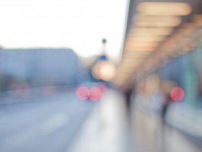 &iquest;Por qu&eacute; sigo viendo borroso aunque use lentes?