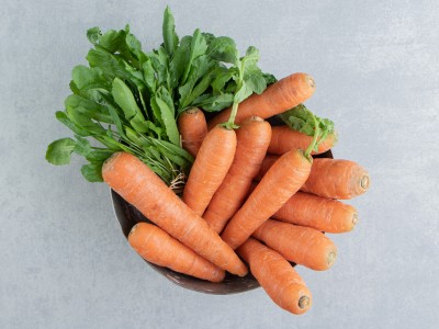 ¿Comer zanahorias mejora la vista? La verdad detrás del mito
