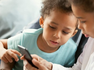  Myopia in children and electronic devices